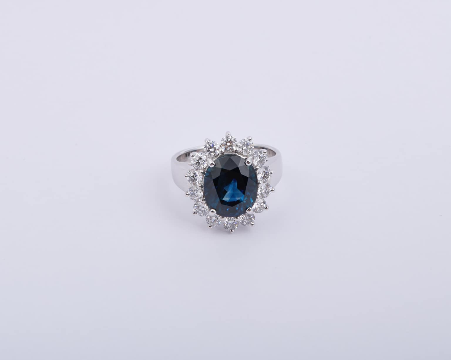 ทองขาว 18K แหวน — 1