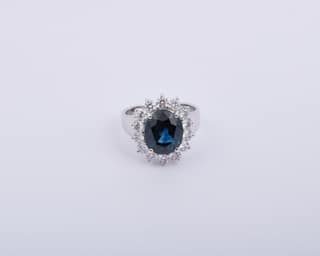 ทองขาว 18K แหวน — 1