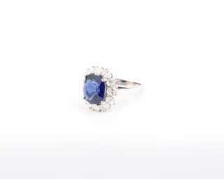 ทองขาว 18K แหวน — 2